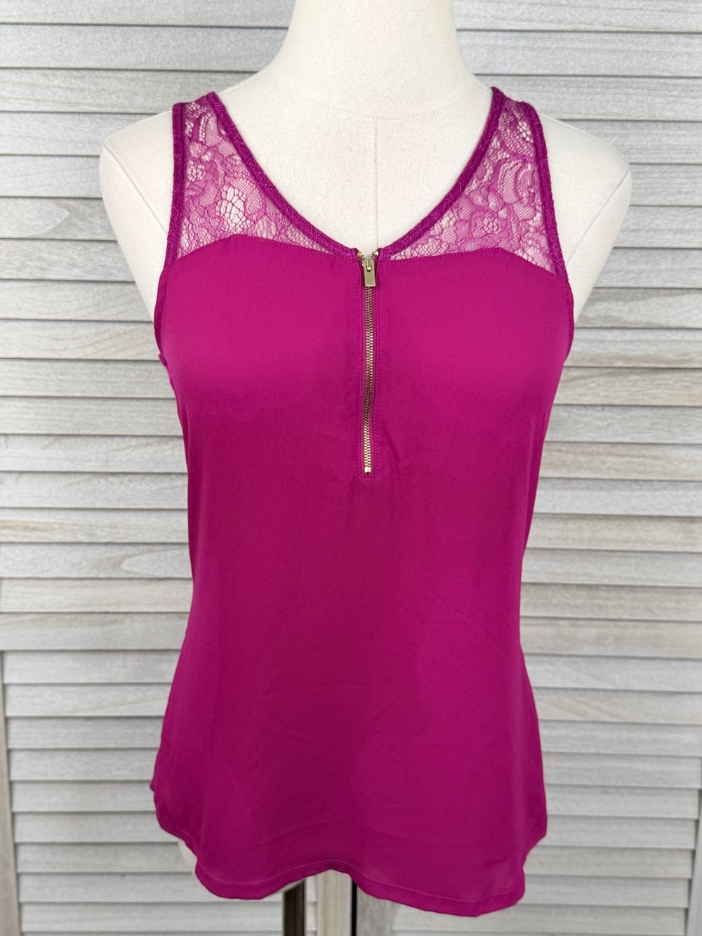 EXPRESS Women's Y2K Fuchsia Zip Front Lace Tank Top-XS
